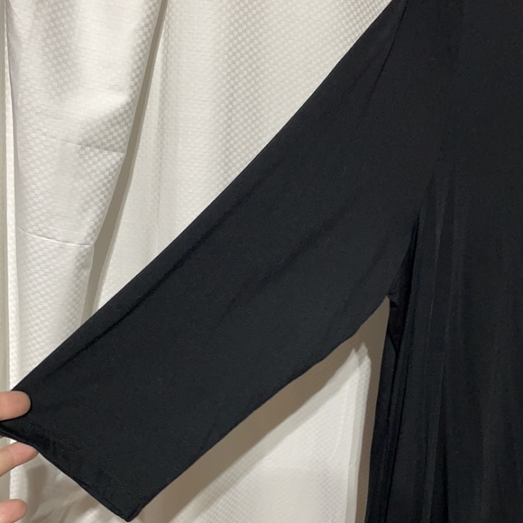 Cable & Gauge 1x black swing top super soft asymmetrical hemline nwot - Picture 5 of 10